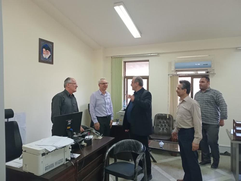 بازدید سرزده رییس دانشگاه مازندران از دانشکده ادبیات فارسی و زبانهای خارجی